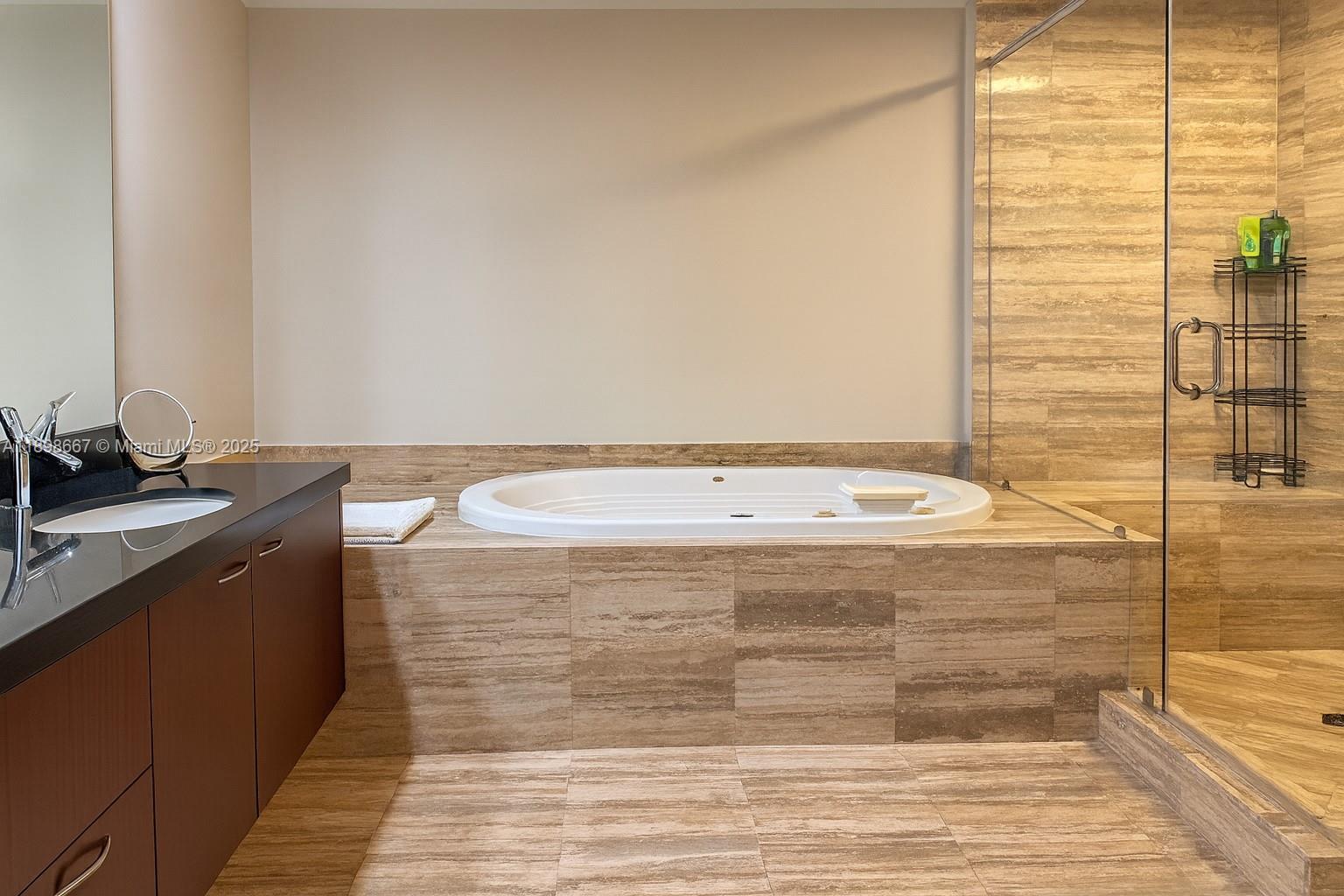 15901 Collins Ave #1203, Sunny Isles Beach FL 33160