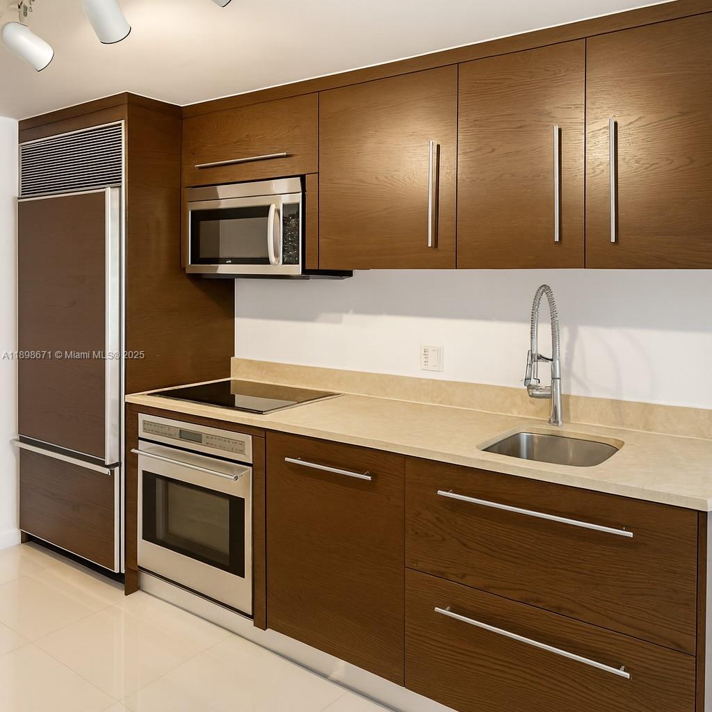 475 Brickell Ave #408, Miami FL 33131