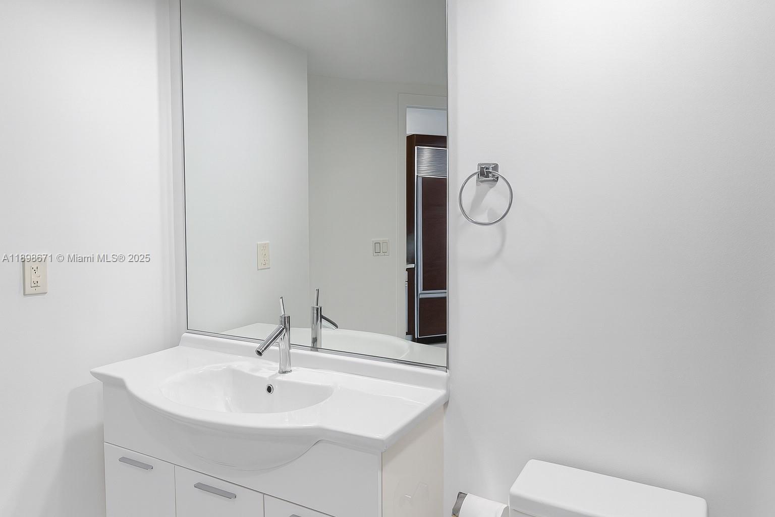 475 Brickell Ave #408, Miami FL 33131