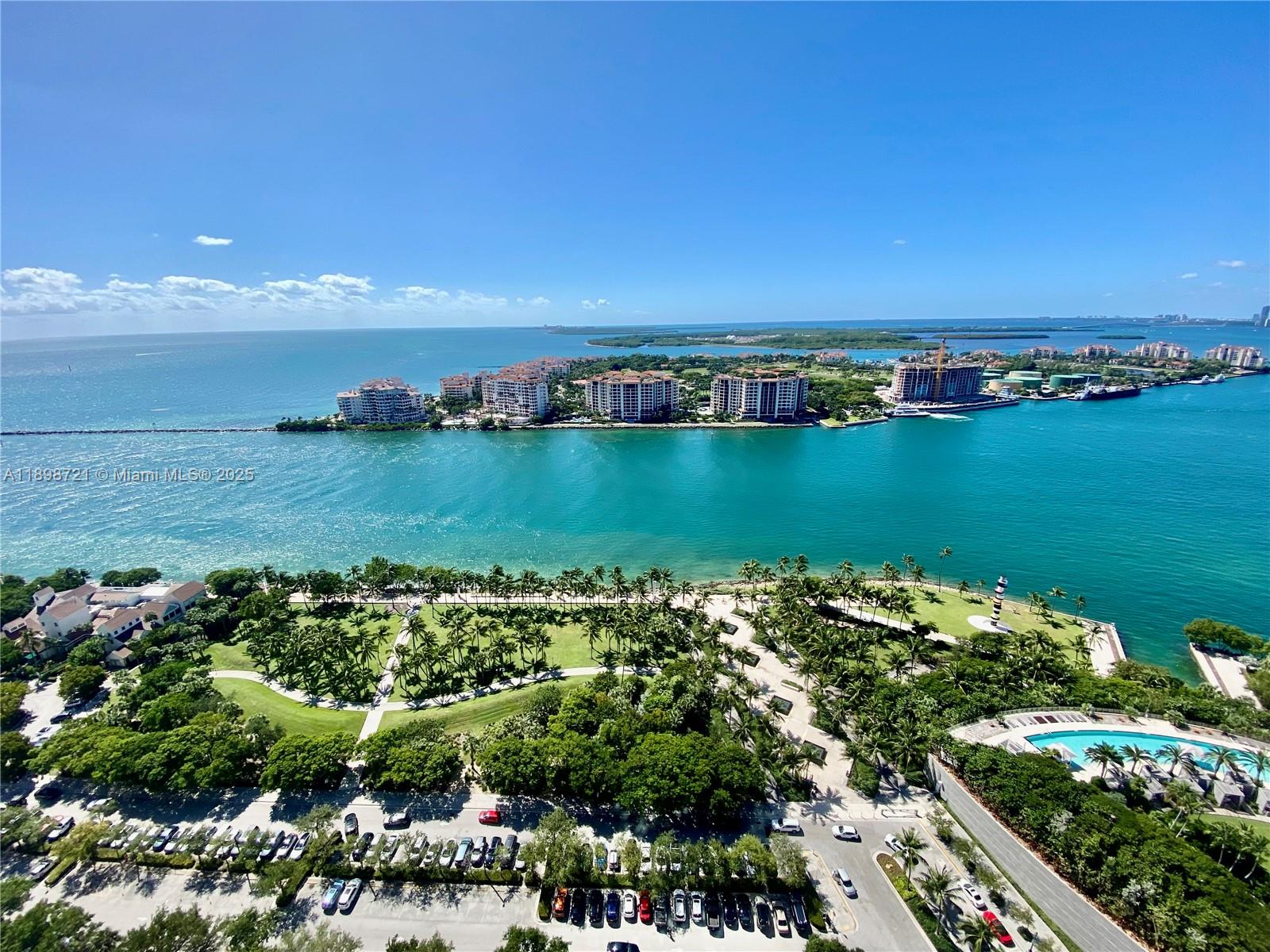 300 S Pointe Dr #3204, Miami Beach FL 33139