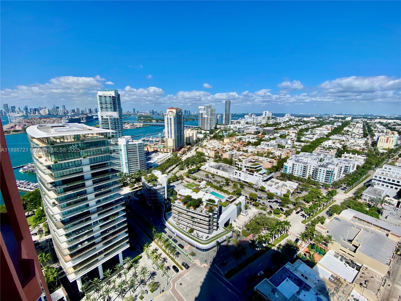 300 S Pointe Dr #3204, Miami Beach FL 33139