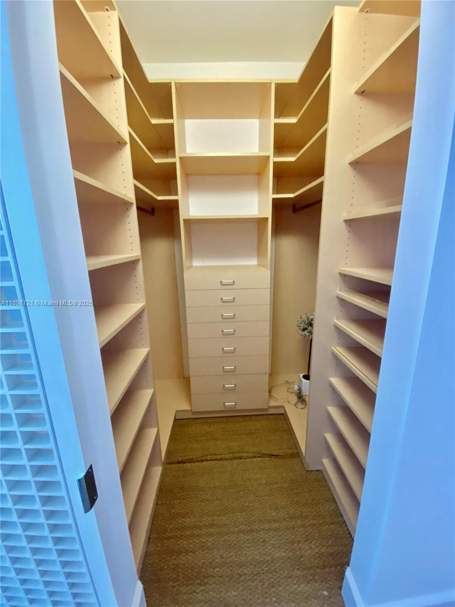 300 S Pointe Dr #3204, Miami Beach FL 33139
