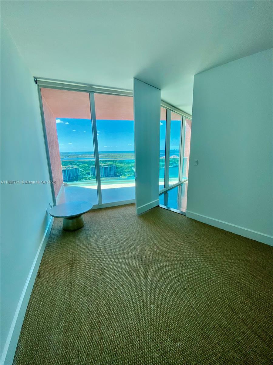 300 S Pointe Dr #3204, Miami Beach FL 33139