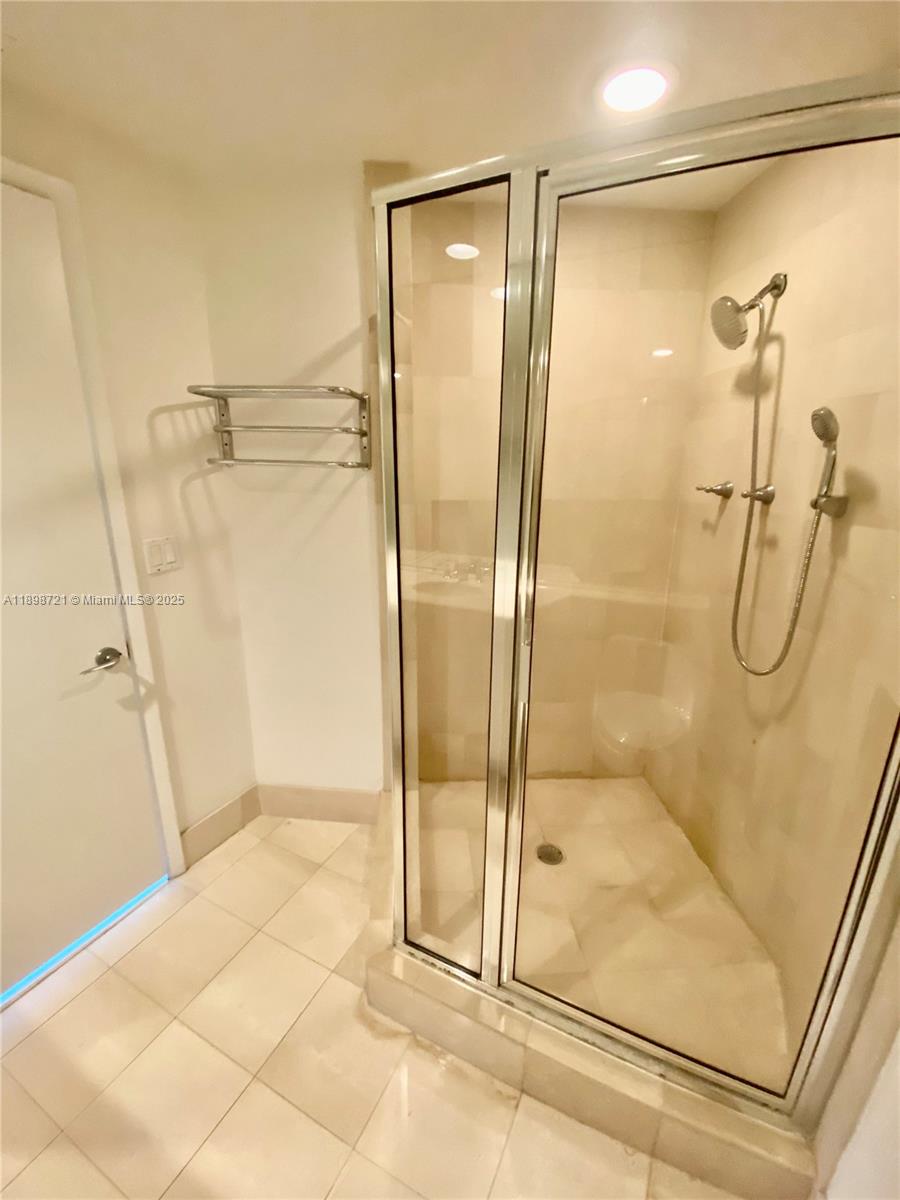 300 S Pointe Dr #3204, Miami Beach FL 33139