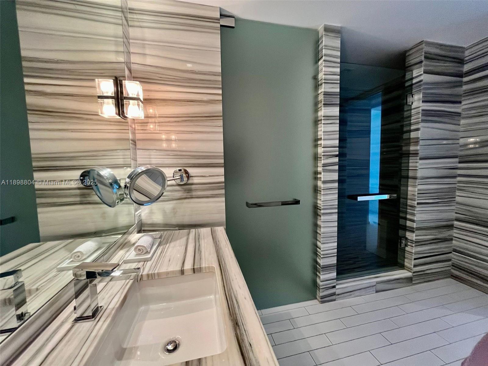 2201 Collins Ave #626, Miami Beach FL 33139