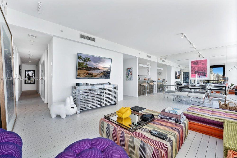 2201 Collins Ave #628, Miami Beach FL 33139