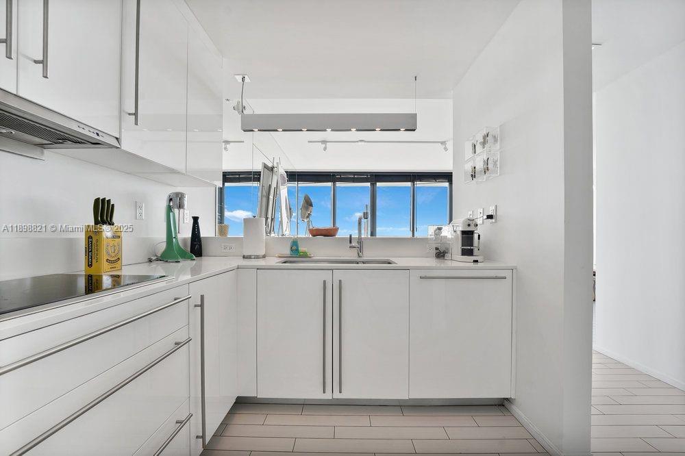 2201 Collins Ave #628, Miami Beach FL 33139
