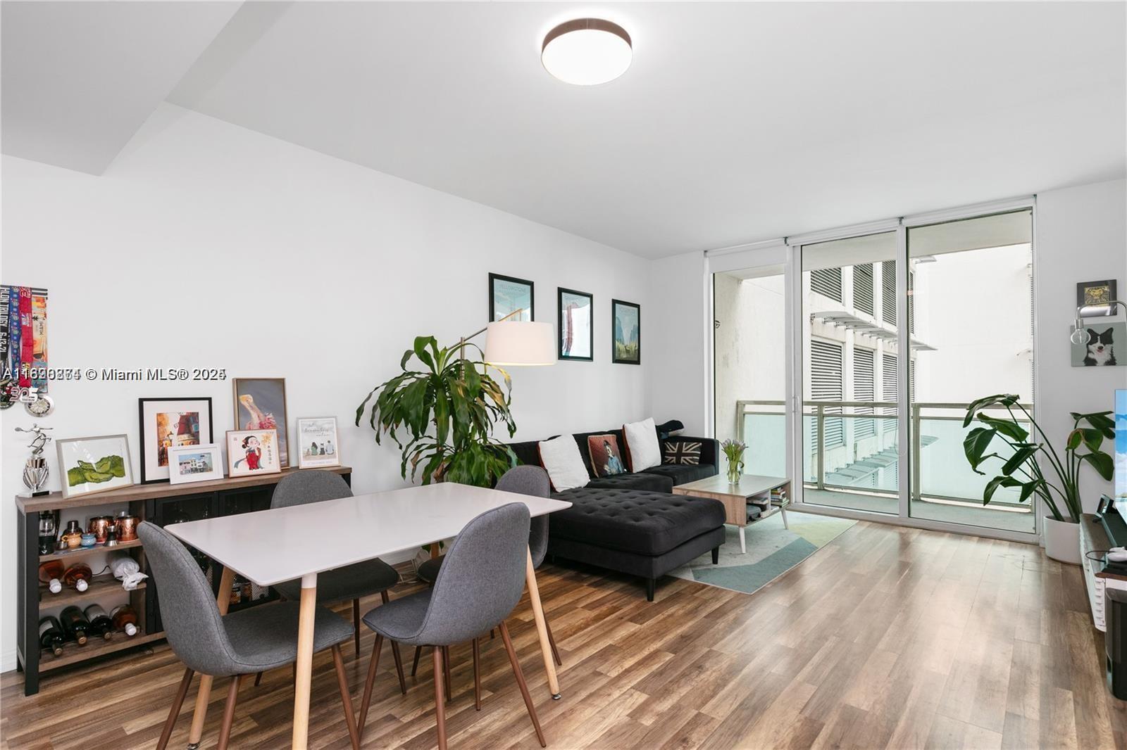 950 Brickell Bay Dr #403, Miami FL 33131