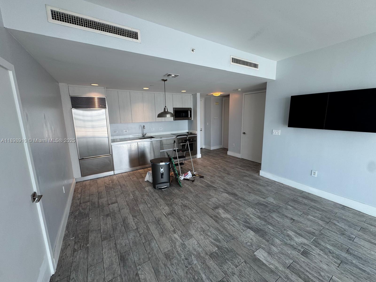 1040 Biscayne Blvd #1106, Miami FL 33132
