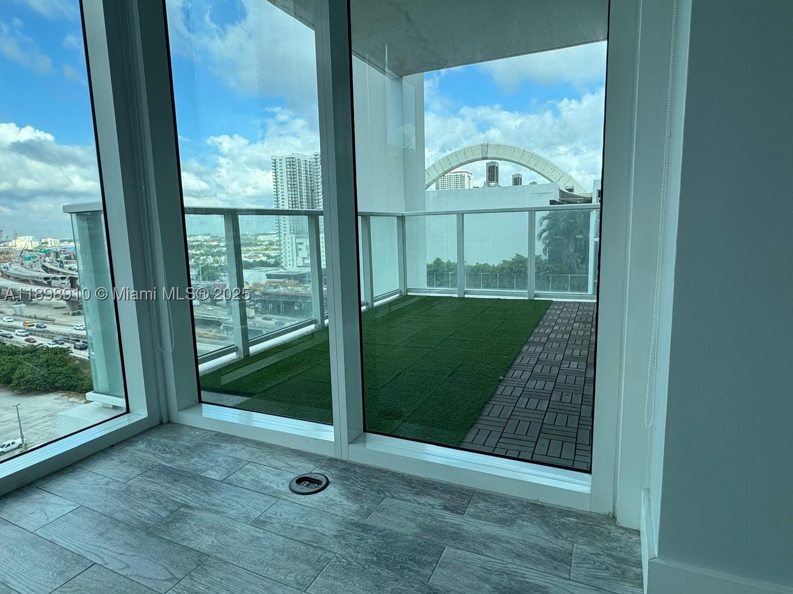 1040 Biscayne Blvd #1106, Miami FL 33132