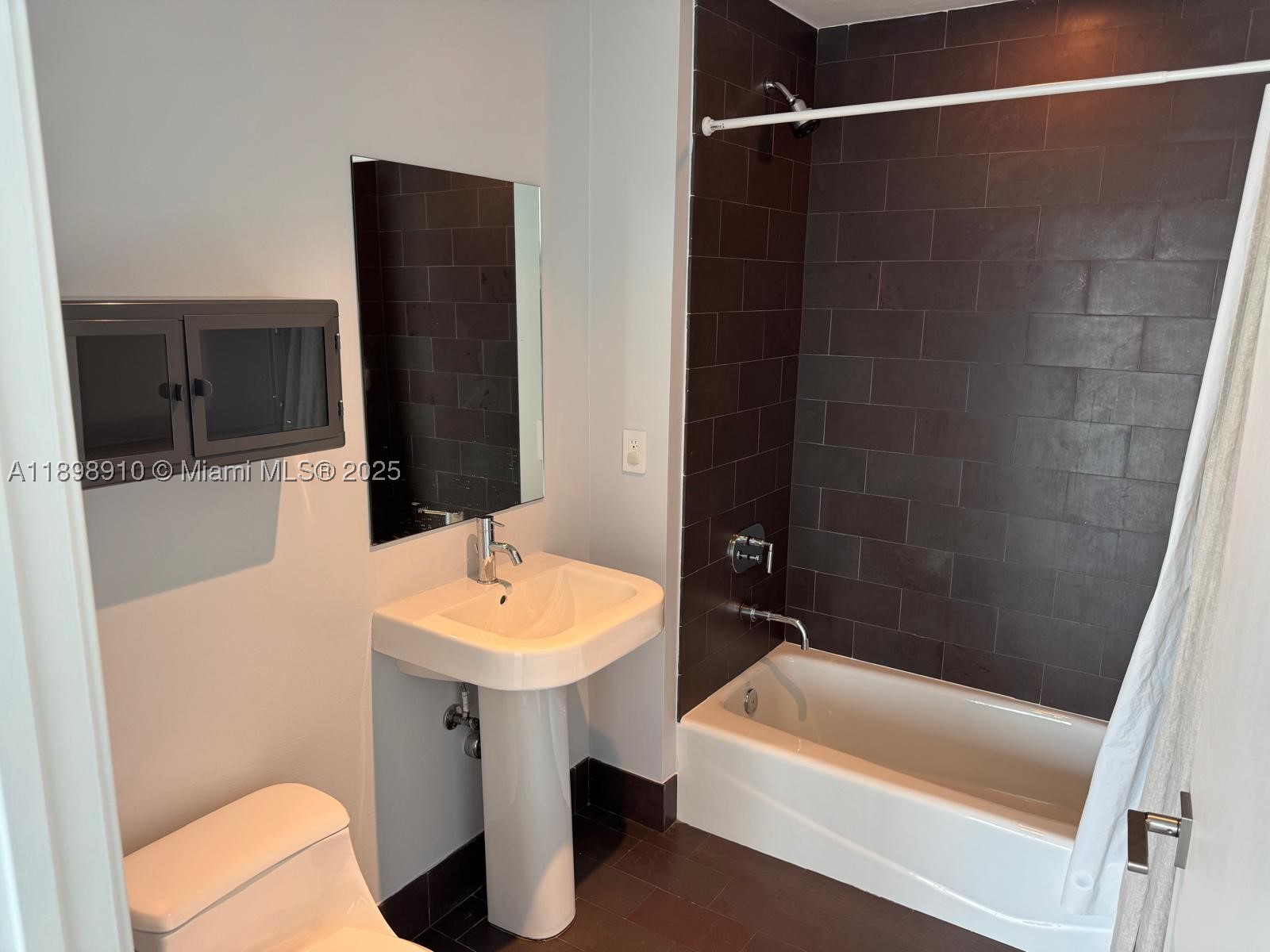 1040 Biscayne Blvd #1106, Miami FL 33132