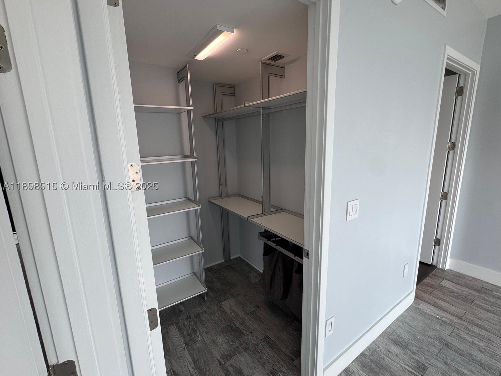 1040 Biscayne Blvd #1106, Miami FL 33132