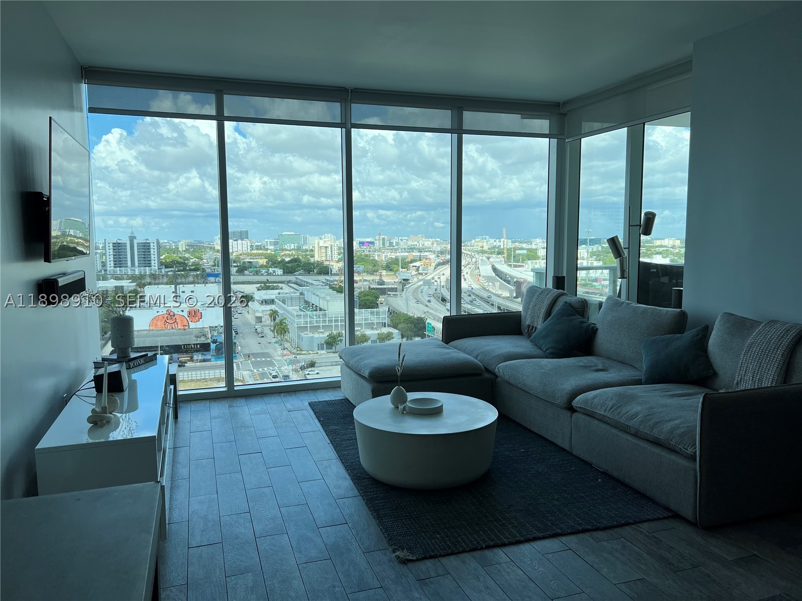 1040 Biscayne Blvd #1106, Miami FL 33132