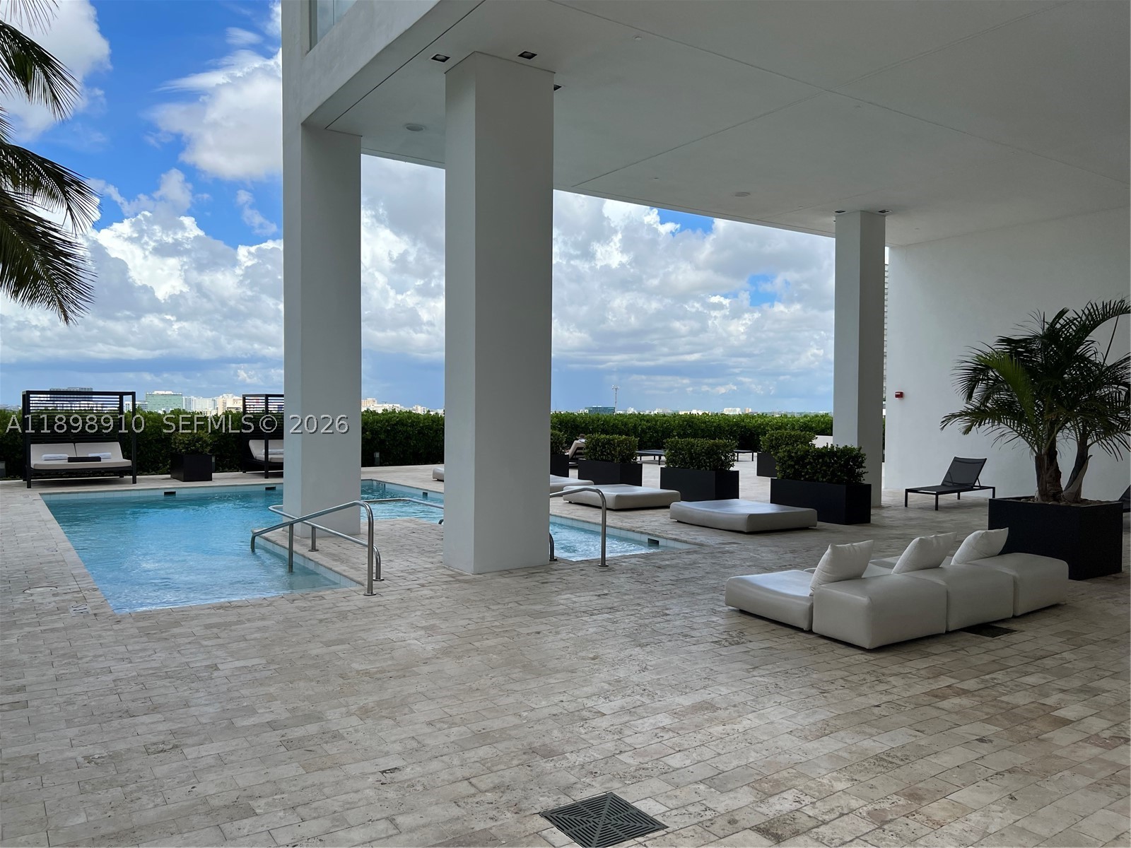 1040 Biscayne Blvd #1106, Miami FL 33132