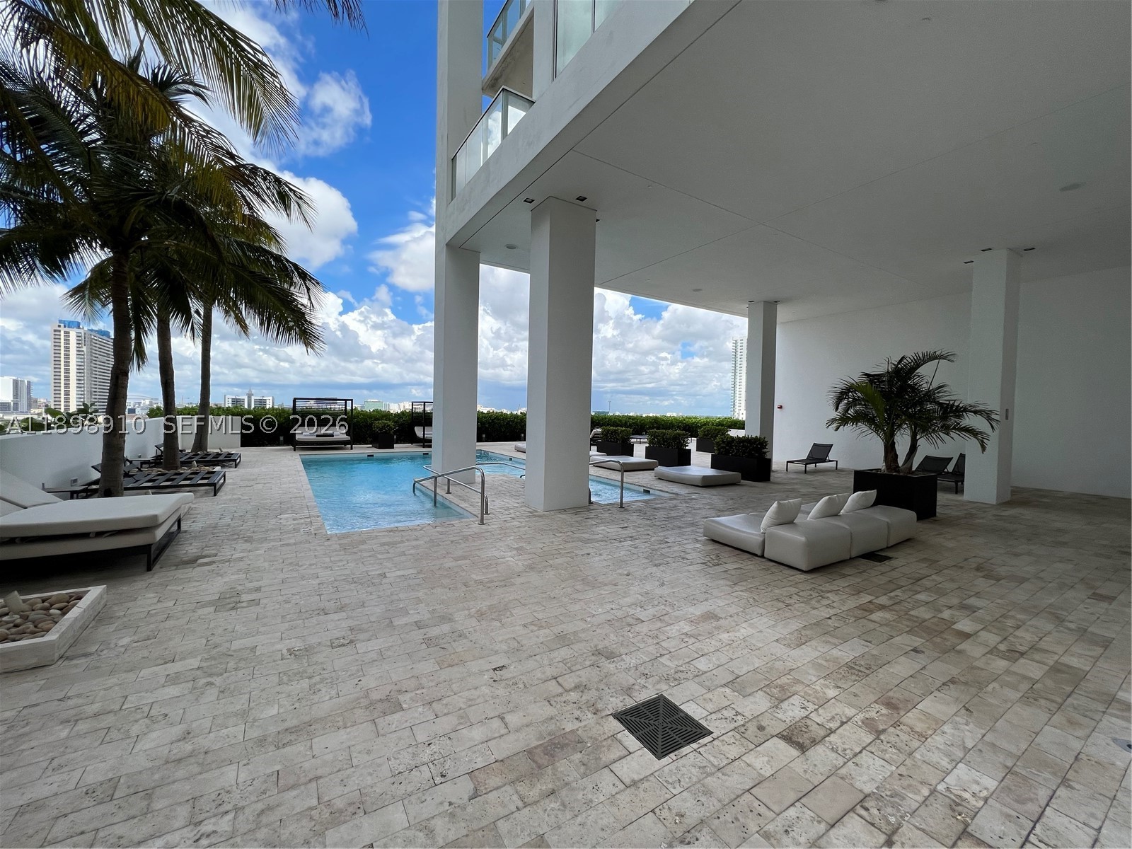 1040 Biscayne Blvd #1106, Miami FL 33132