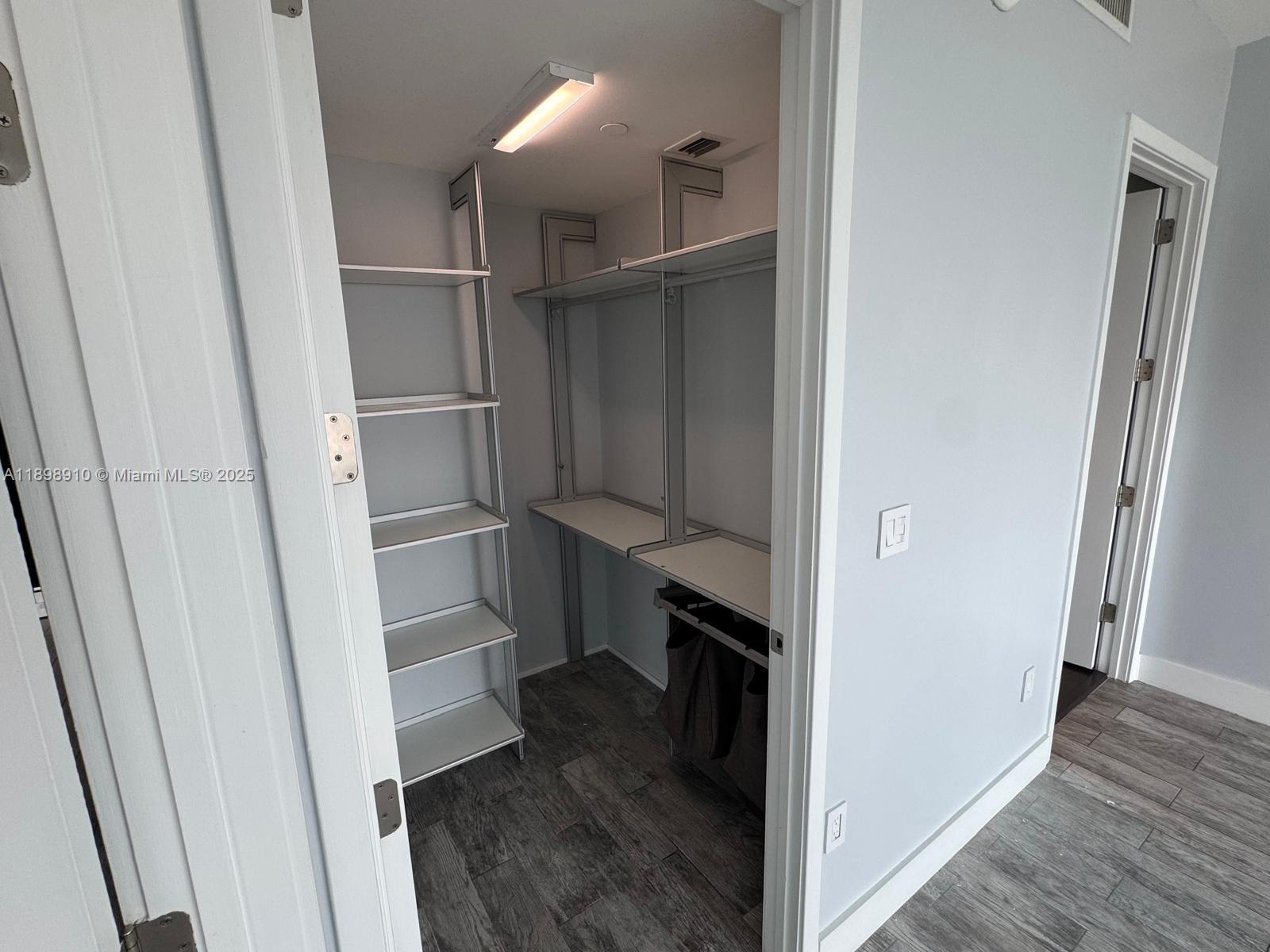 1040 Biscayne Blvd #1106, Miami FL 33132