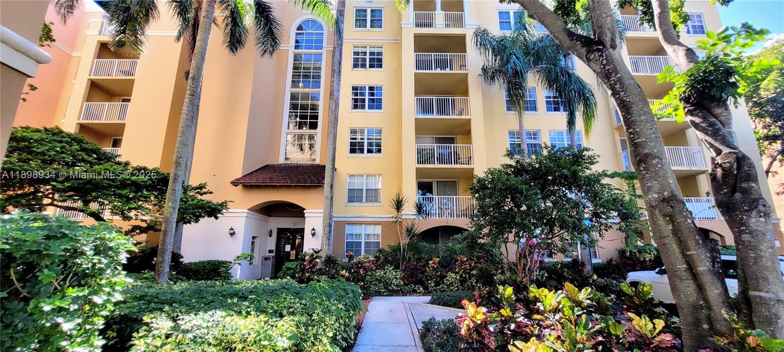 19555 E Country Club Dr #8307, Aventura FL 33180