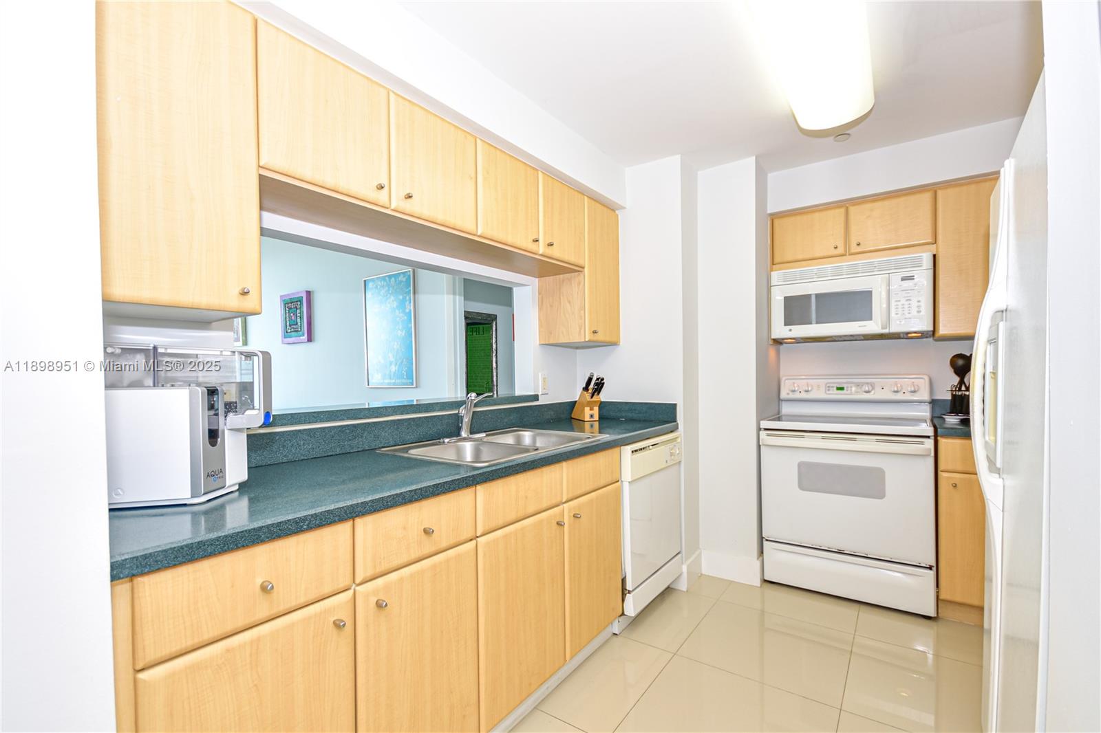2475 Brickell Ave #1608, Miami FL 33129