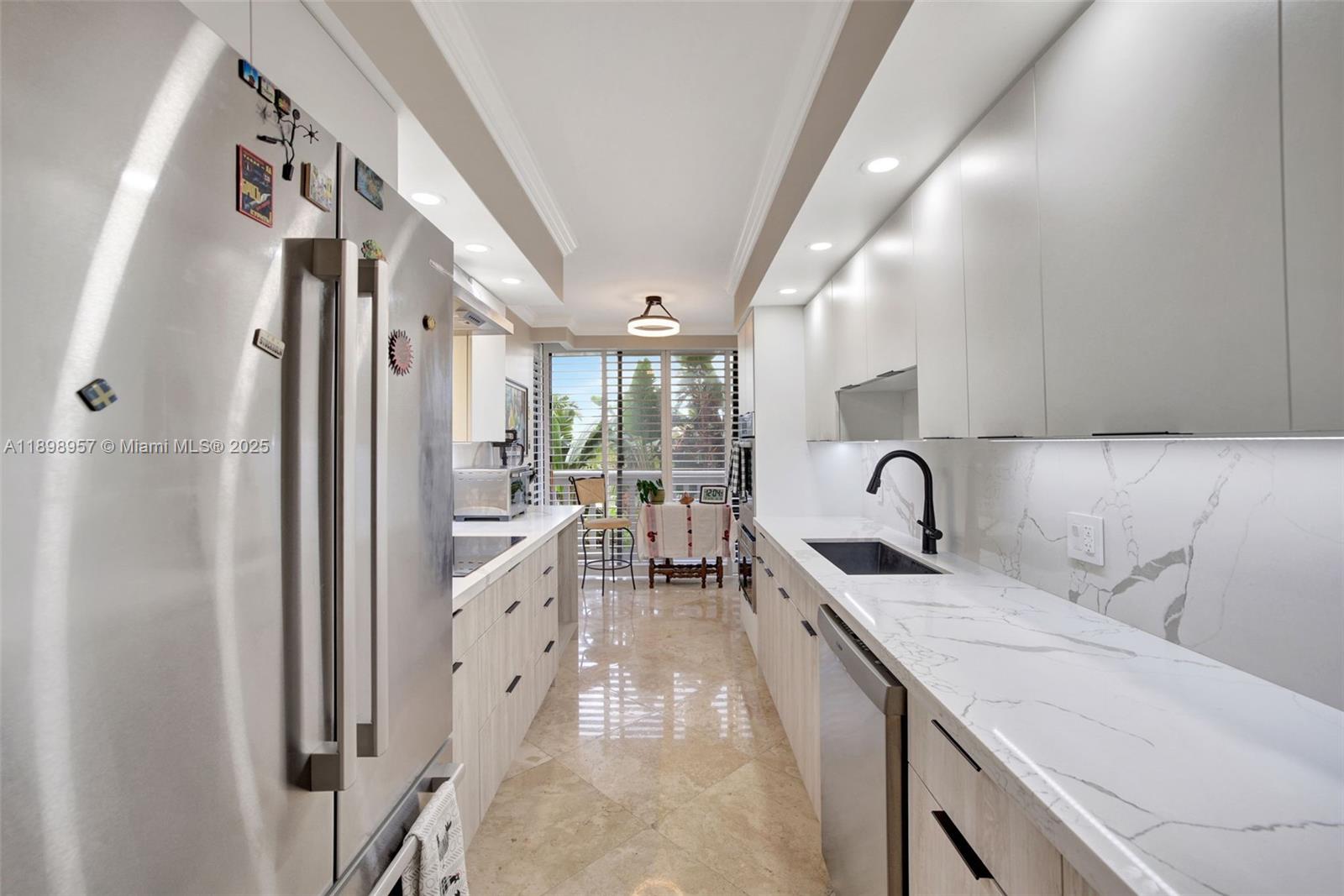 1000 ISLAND Blvd #302, Aventura FL 33160