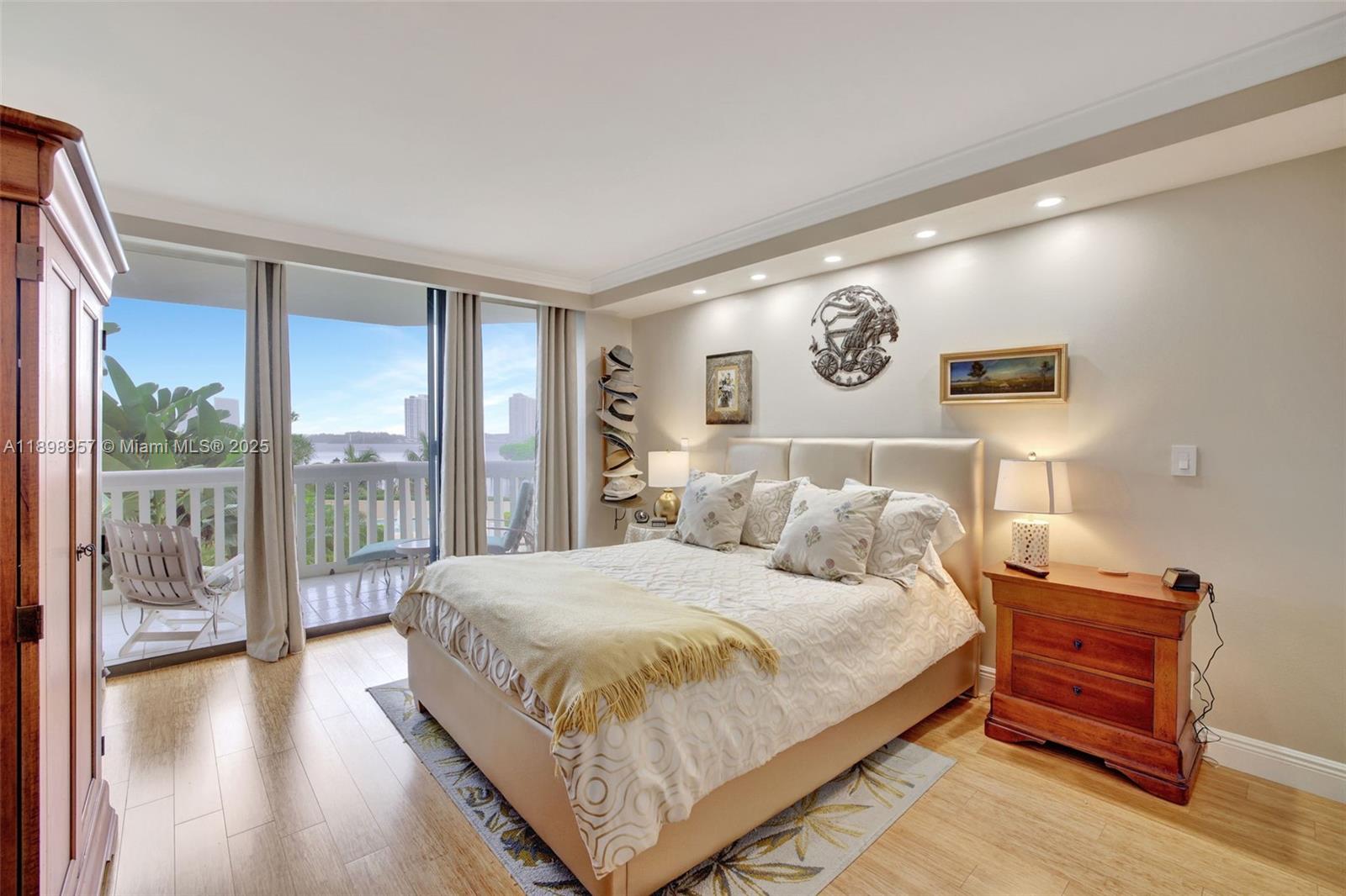 1000 ISLAND Blvd #302, Aventura FL 33160