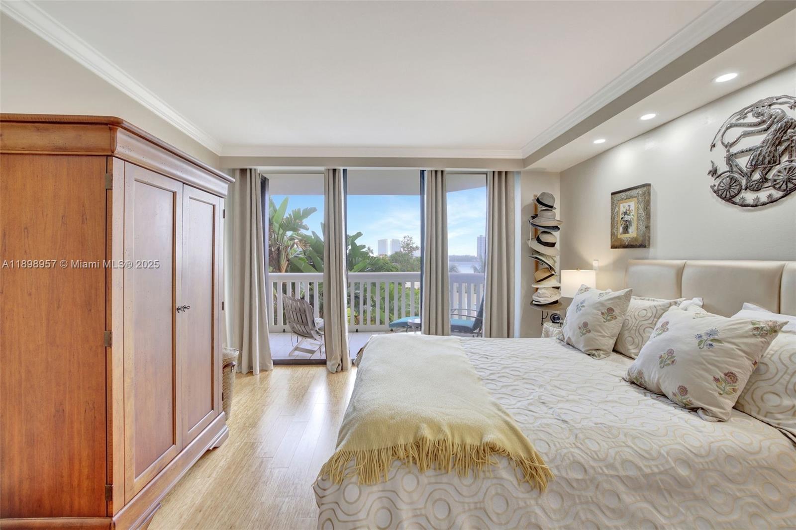 1000 ISLAND Blvd #302, Aventura FL 33160