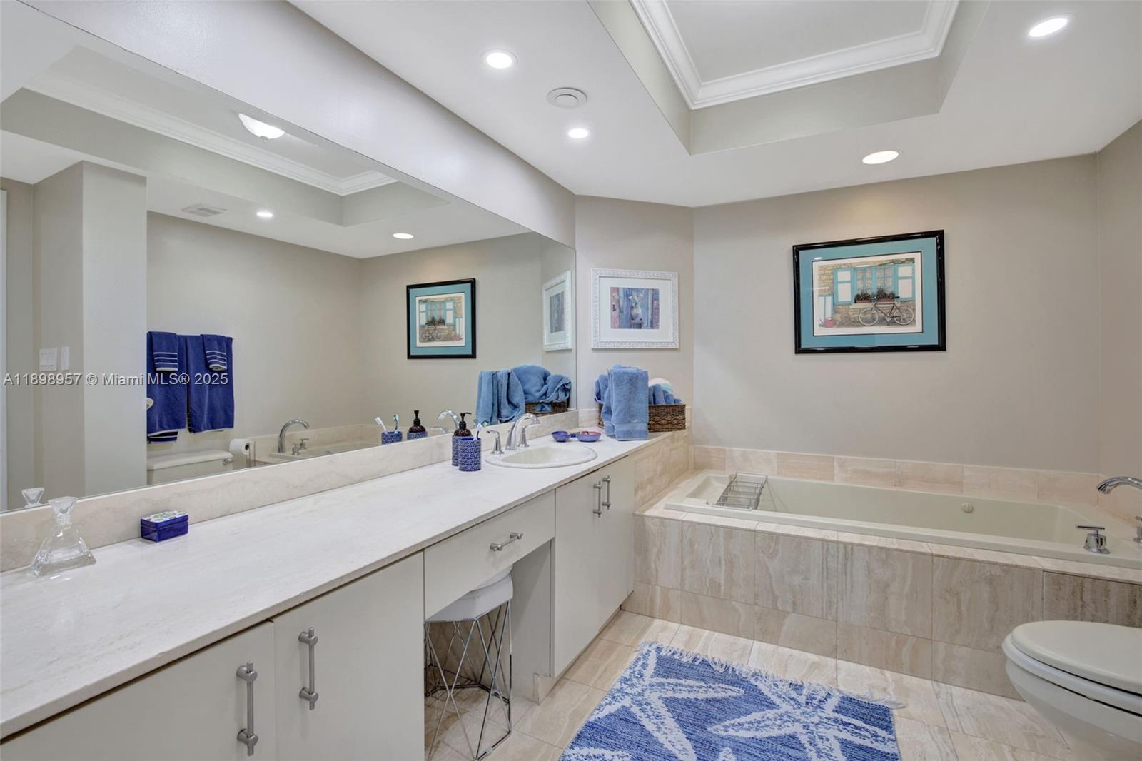 1000 ISLAND Blvd #302, Aventura FL 33160