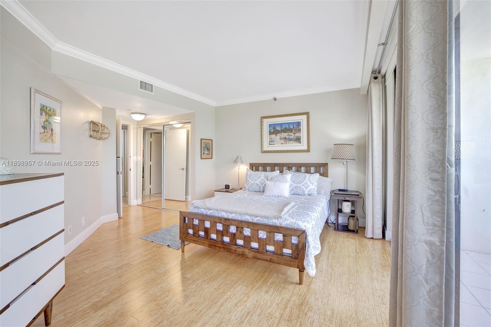 1000 ISLAND Blvd #302, Aventura FL 33160