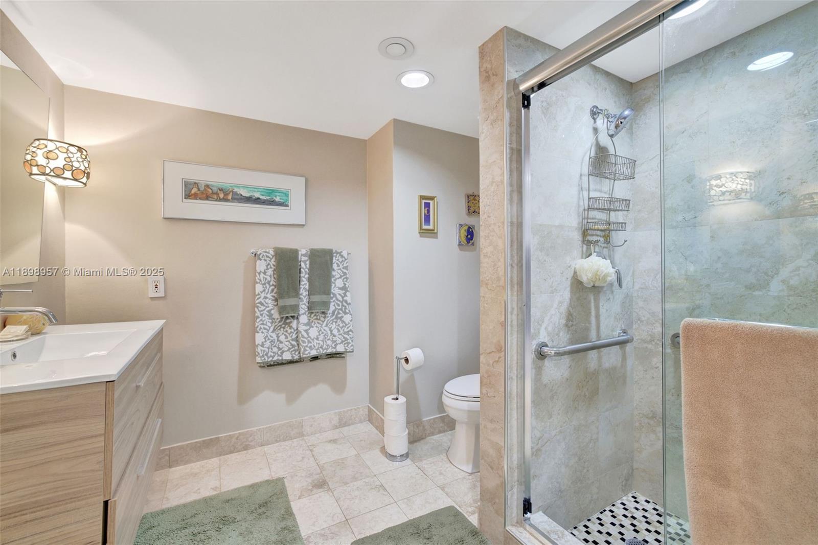 1000 ISLAND Blvd #302, Aventura FL 33160