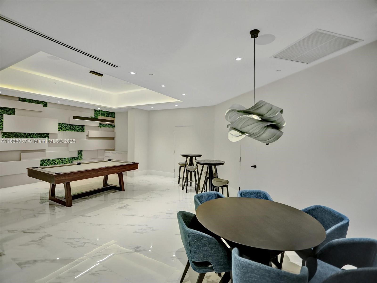 1000 ISLAND Blvd #302, Aventura FL 33160