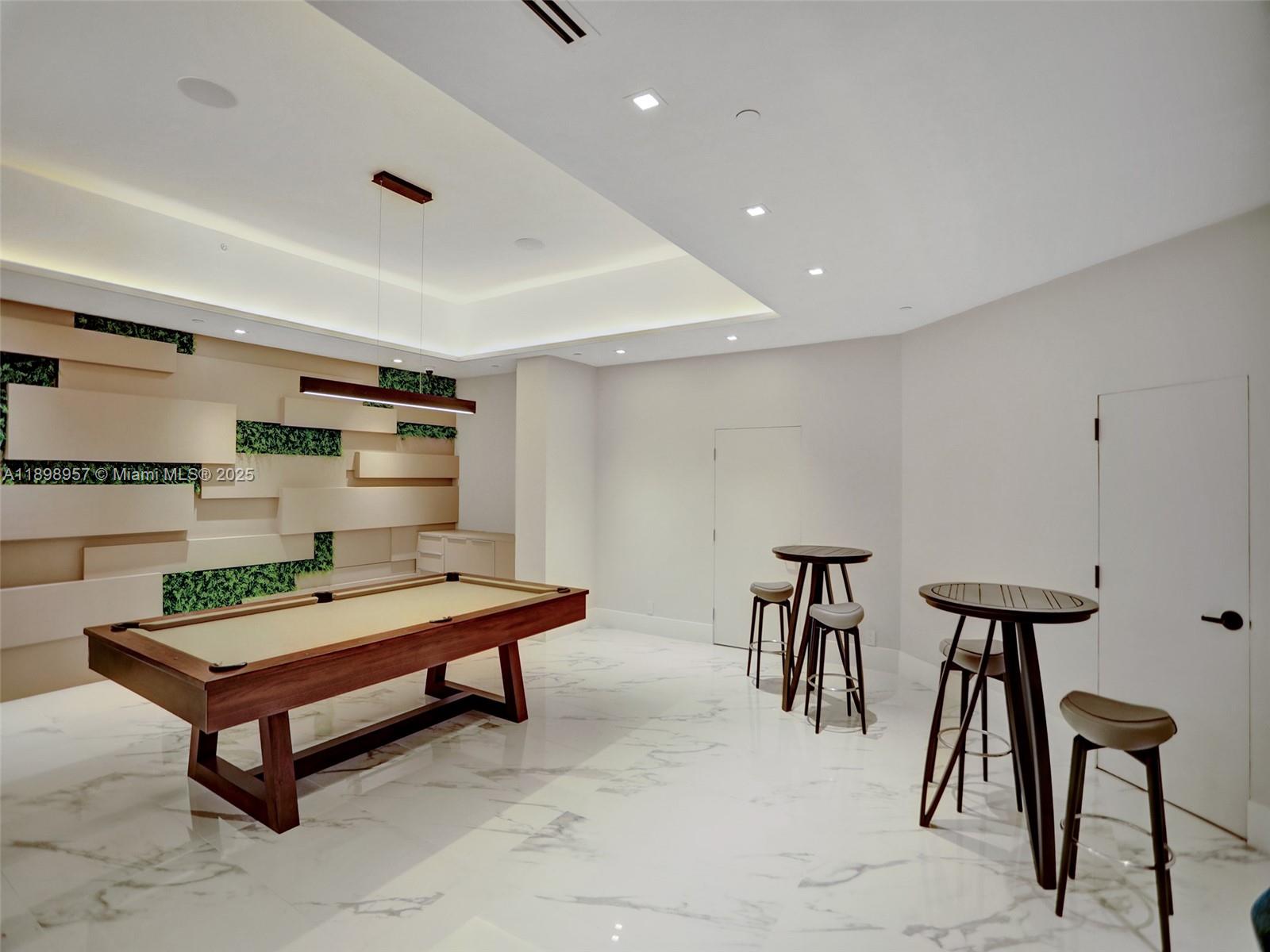 1000 ISLAND Blvd #302, Aventura FL 33160