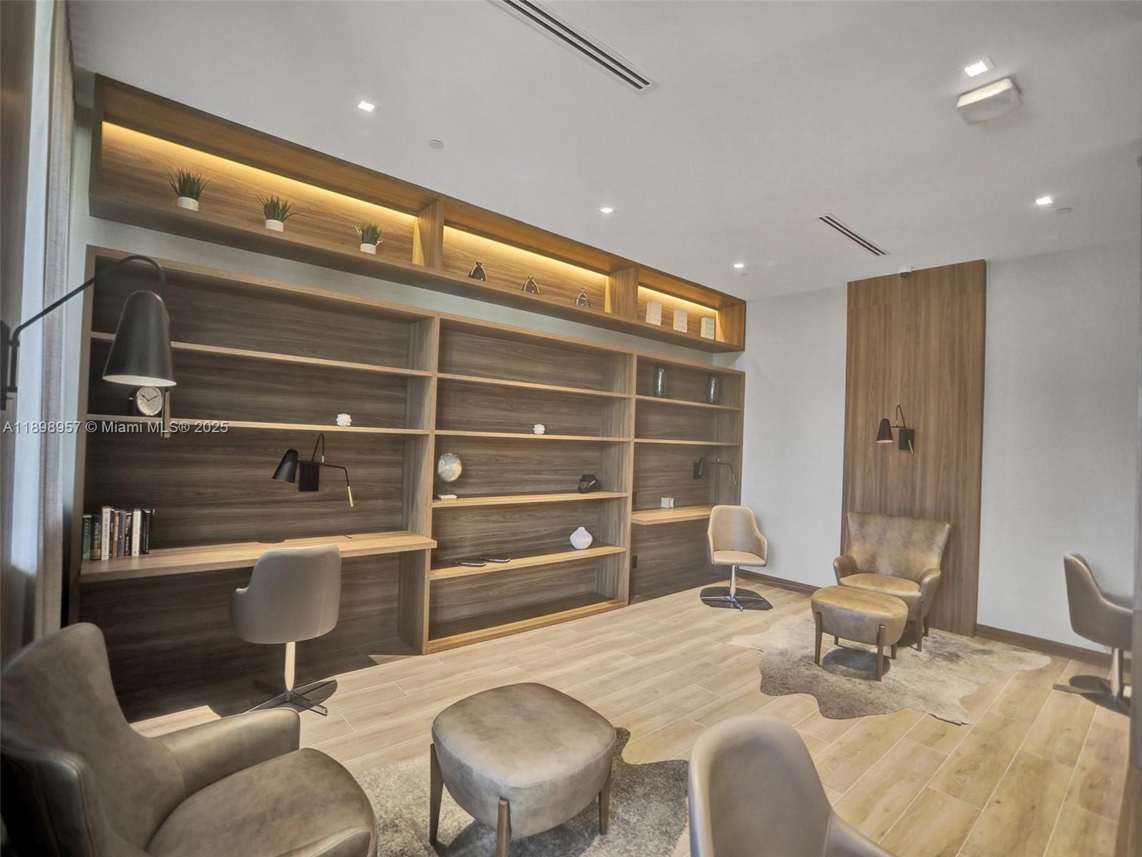 1000 ISLAND Blvd #302, Aventura FL 33160