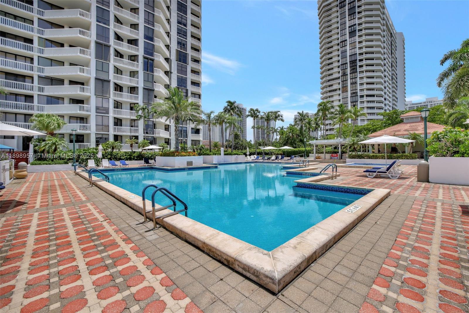 1000 ISLAND Blvd #302, Aventura FL 33160