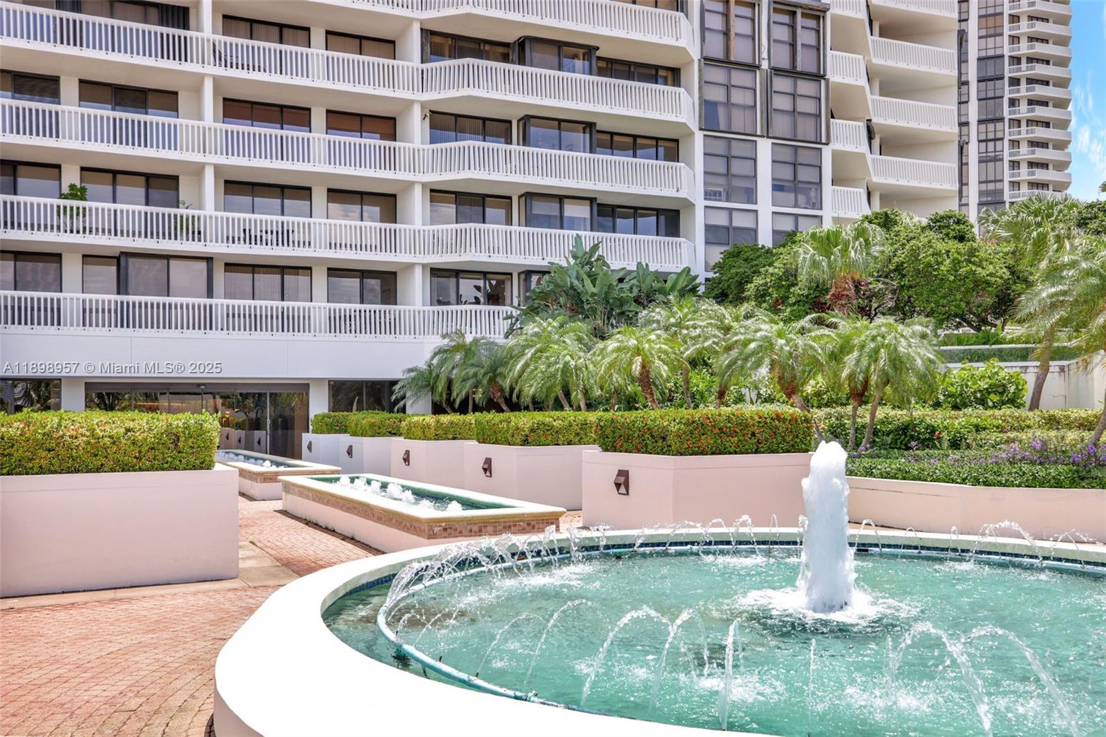 1000 ISLAND Blvd #302, Aventura FL 33160