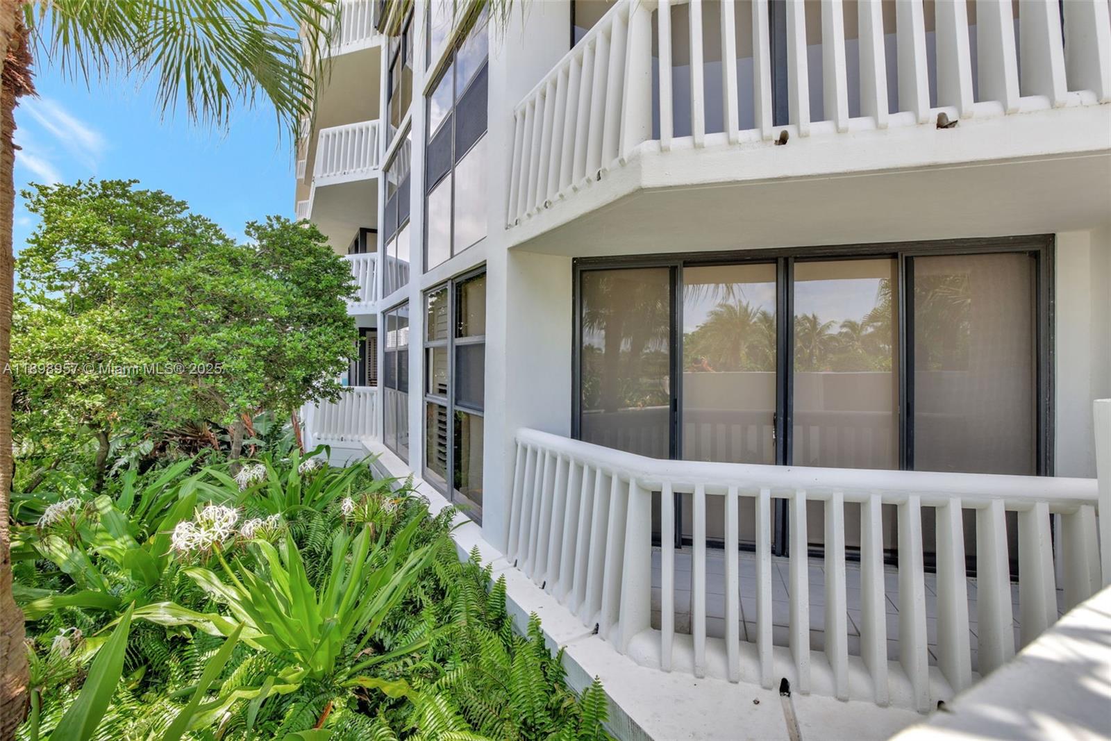 1000 ISLAND Blvd #302, Aventura FL 33160