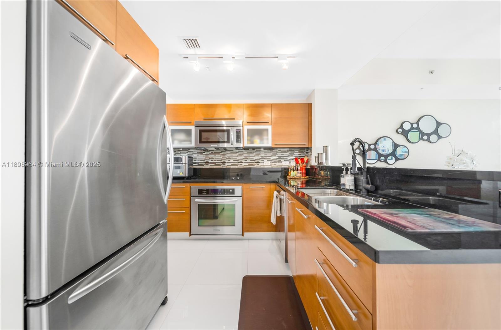 253 NE 2nd St #1109, Miami FL 33132