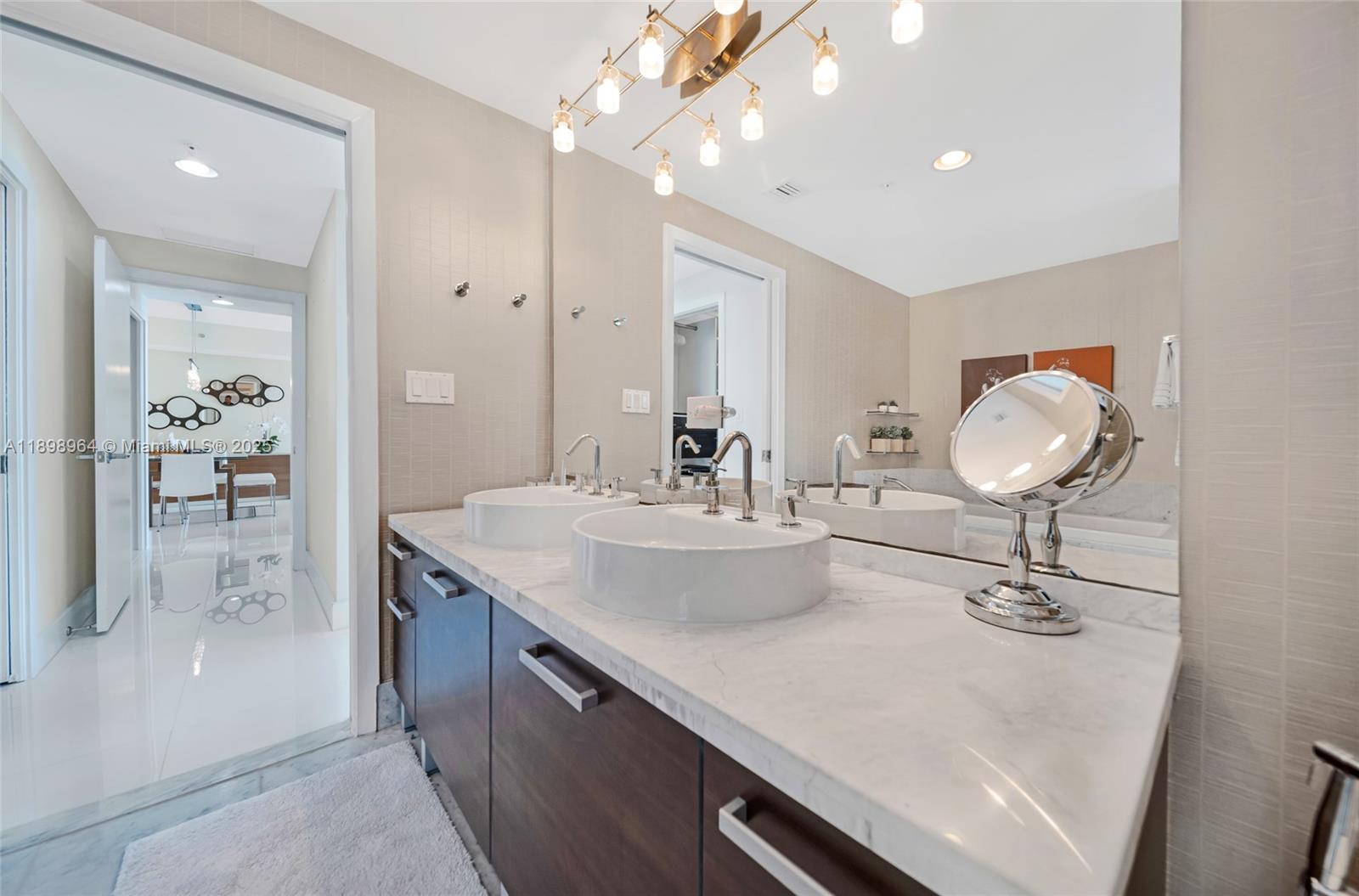 253 NE 2nd St #1109, Miami FL 33132