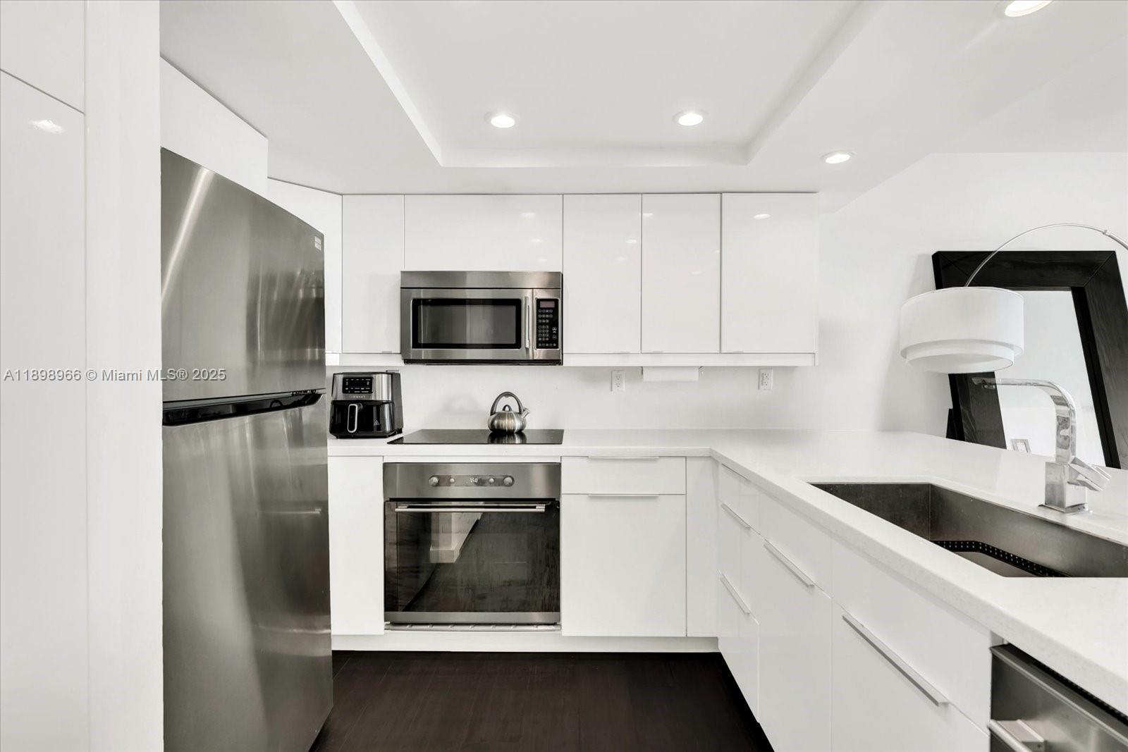 400 S Pointe Drive #1708, Miami Beach FL 33139