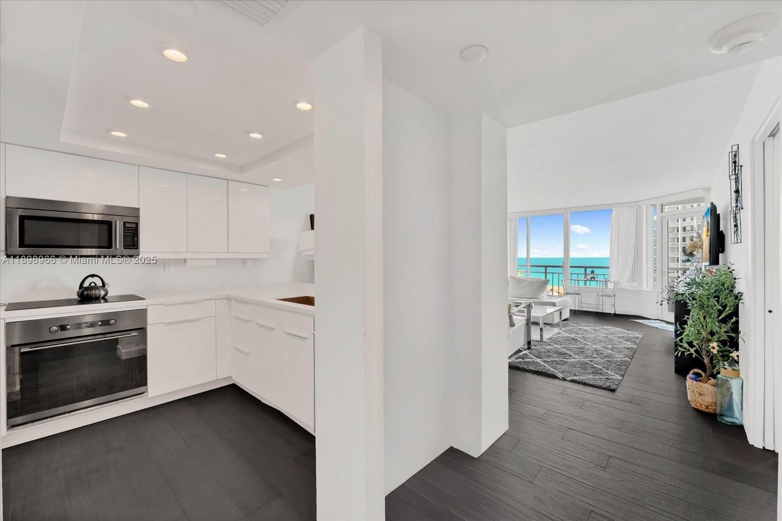 400 S Pointe Drive #1708, Miami Beach FL 33139