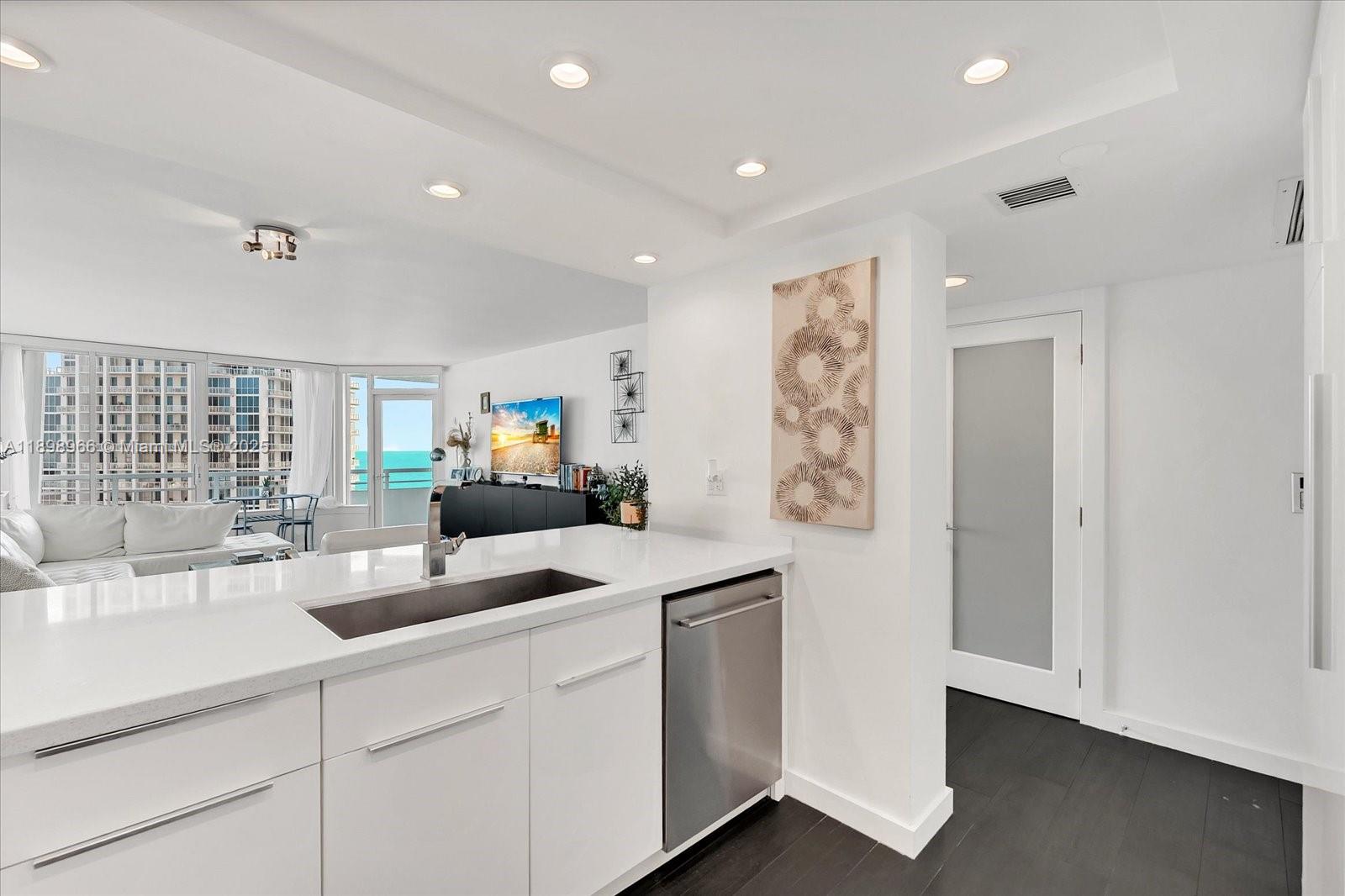 400 S Pointe Drive #1708, Miami Beach FL 33139