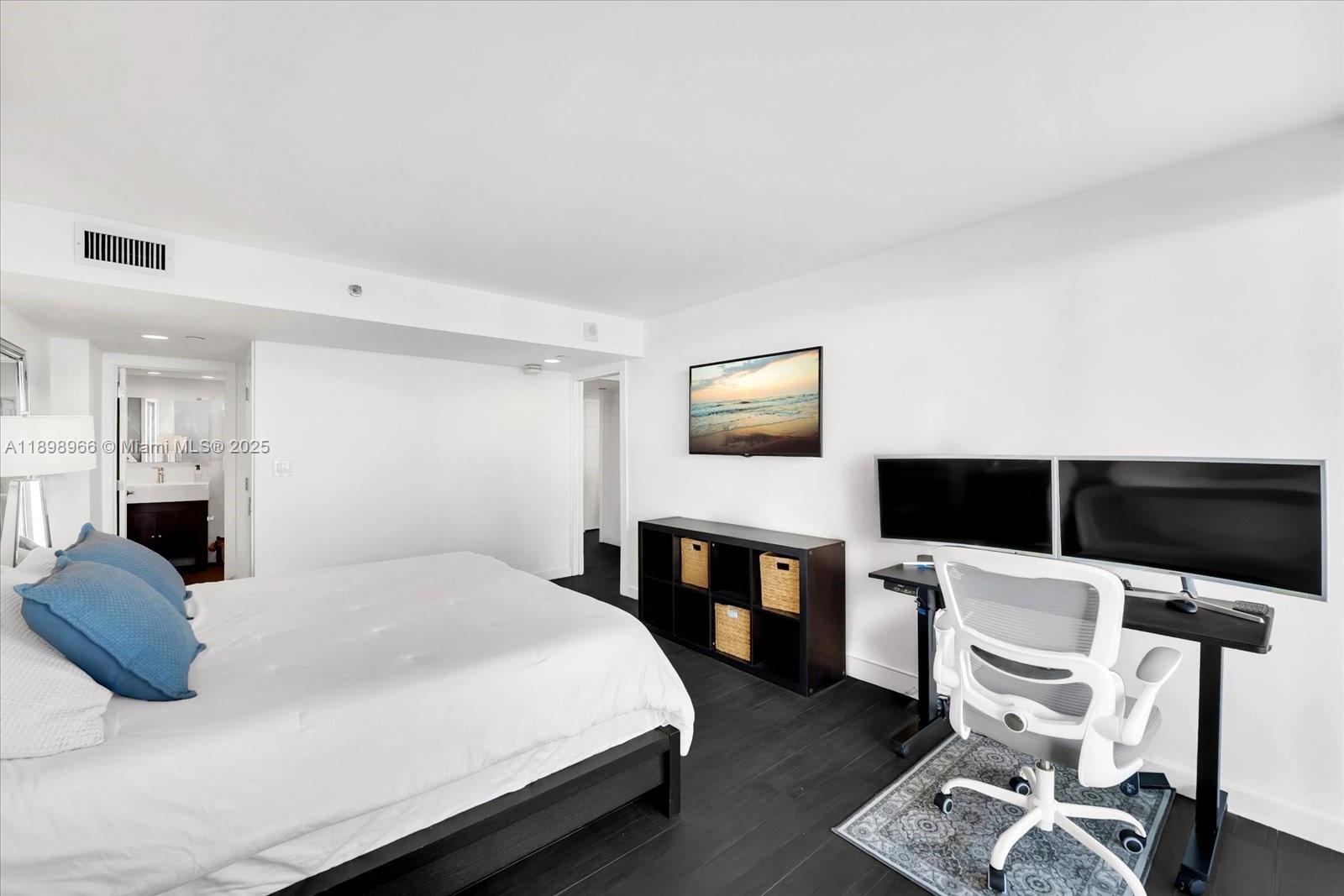 400 S Pointe Drive #1708, Miami Beach FL 33139
