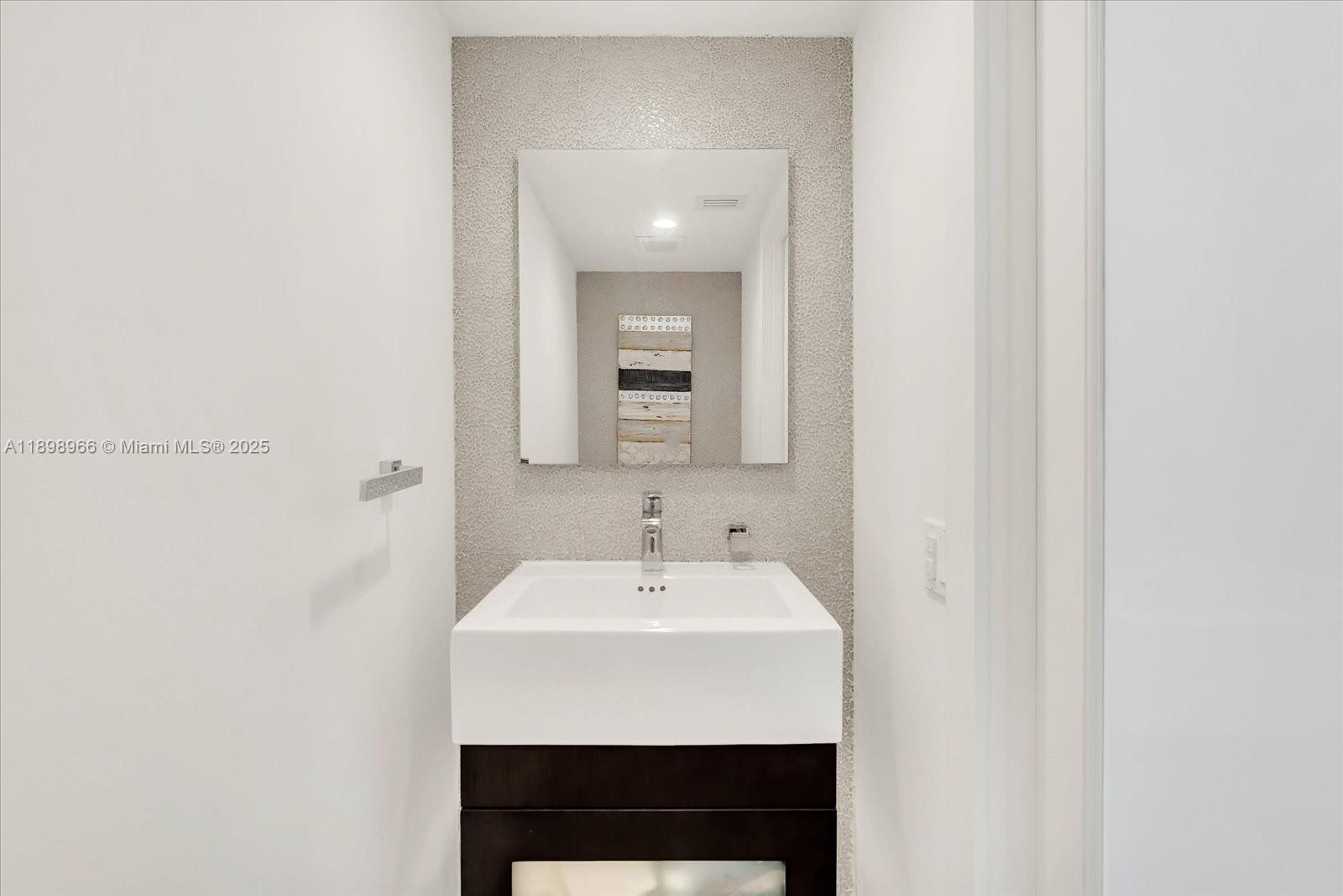 400 S Pointe Drive #1708, Miami Beach FL 33139