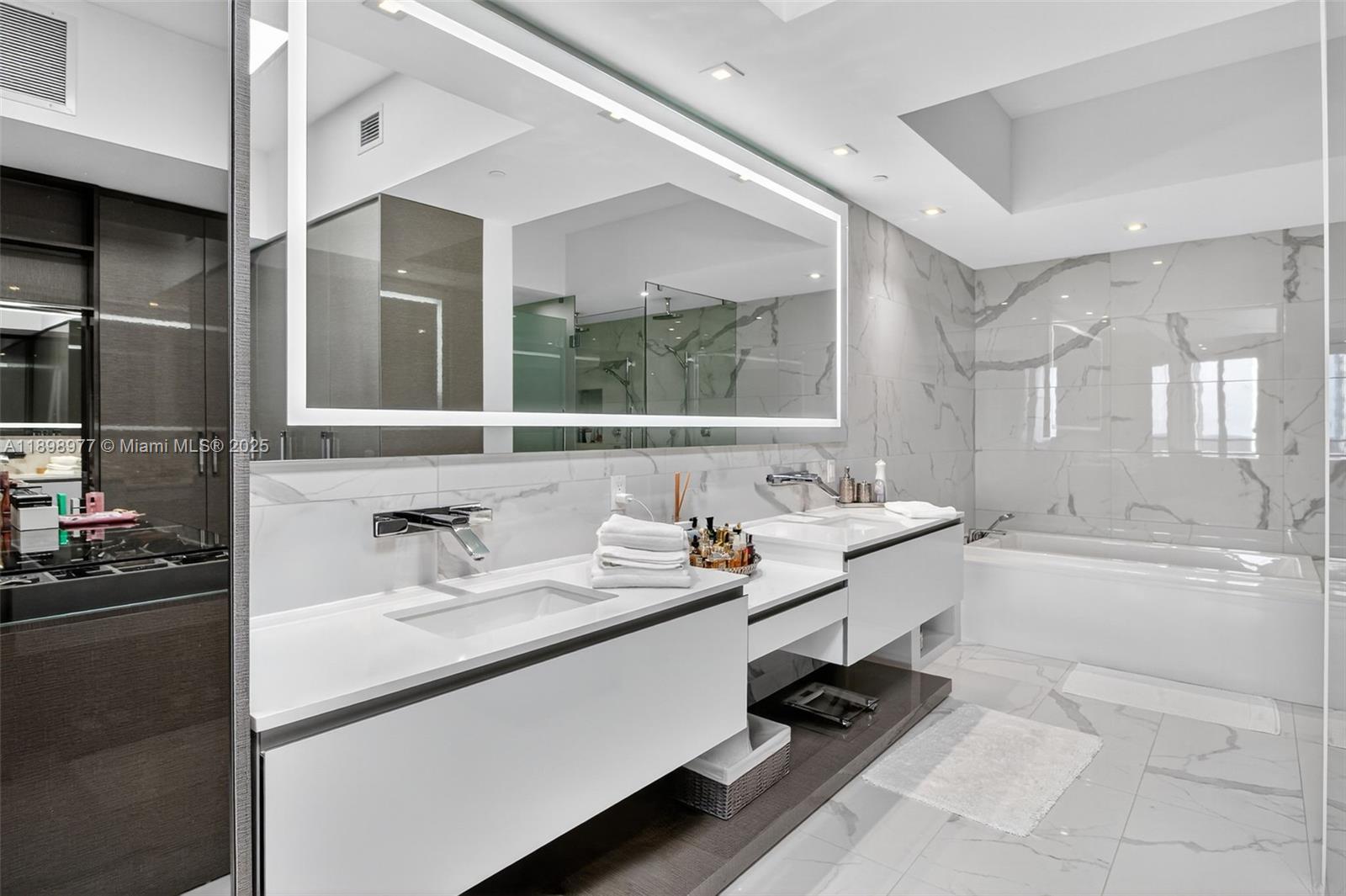 5000 Island Estates Dr #1107, Aventura FL 33160