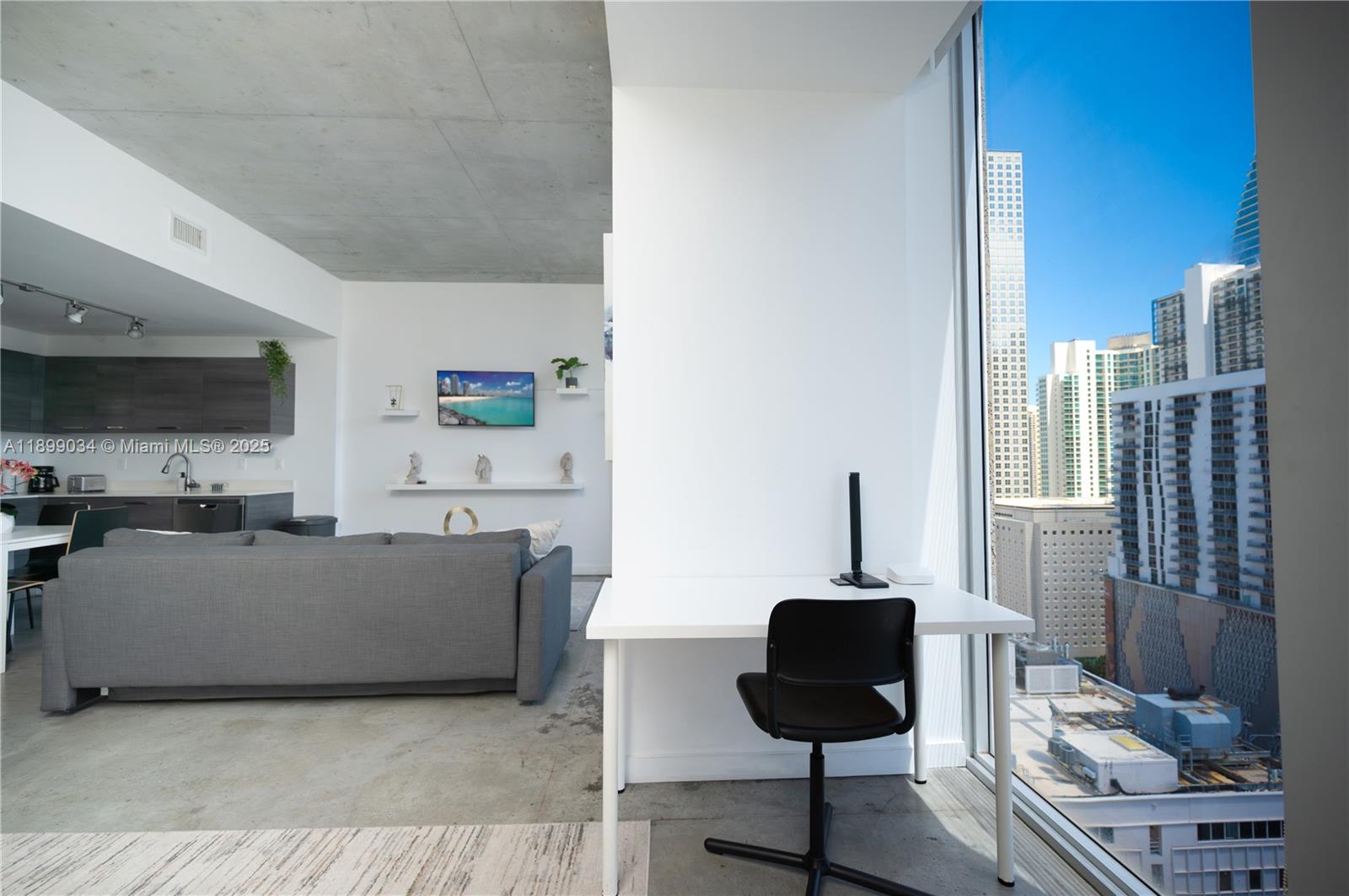 151 SE 1st St #2303, Miami FL 33131