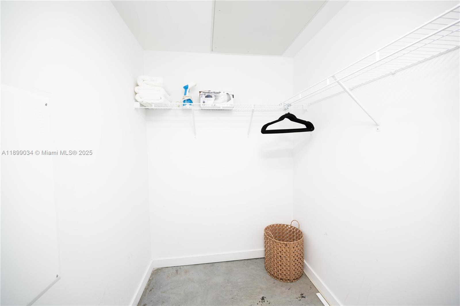 151 SE 1st St #2303, Miami FL 33131