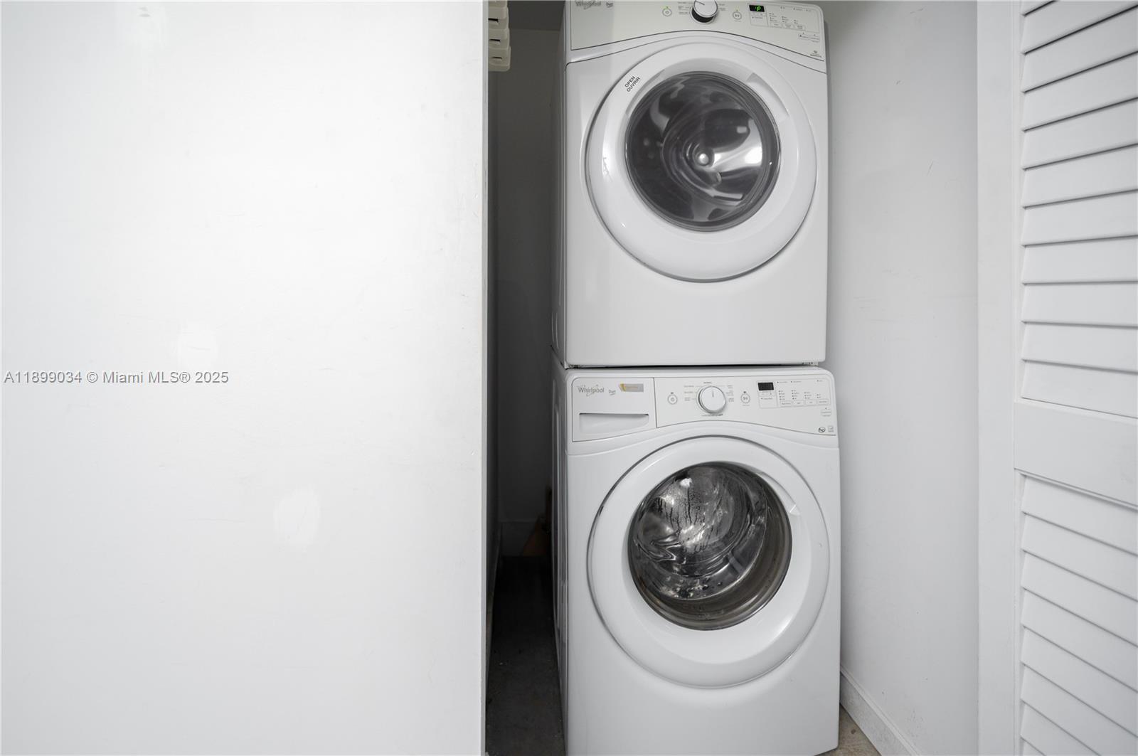 151 SE 1st St #2303, Miami FL 33131