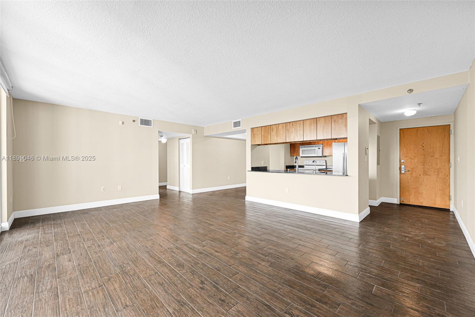 1200 Brickell Bay Dr #3501, Miami FL 33131