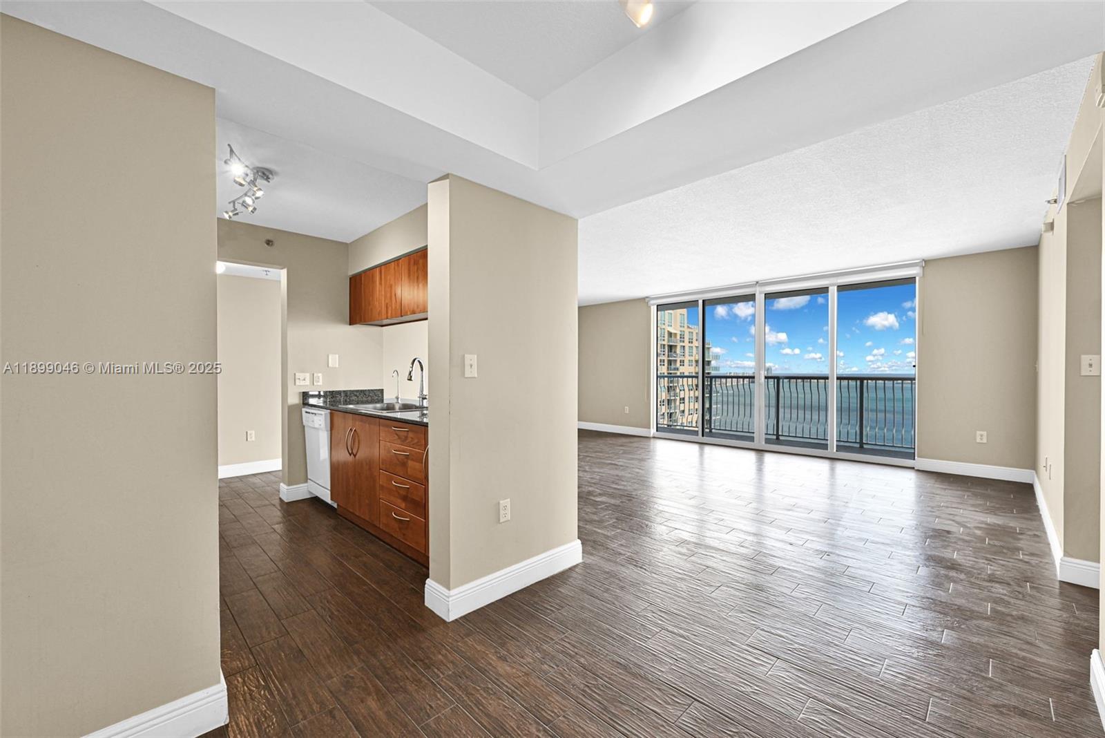 1200 Brickell Bay Dr #3501, Miami FL 33131