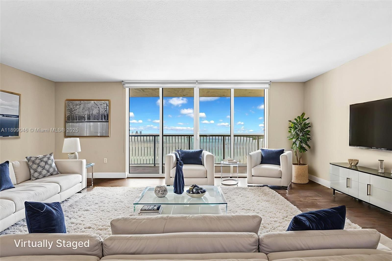 1200 Brickell Bay Dr #3501, Miami FL 33131