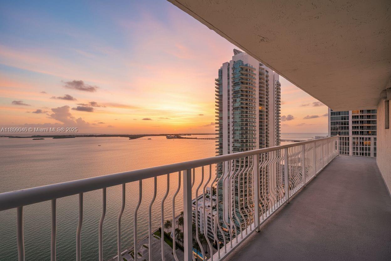 1200 Brickell Bay Dr #3501, Miami FL 33131
