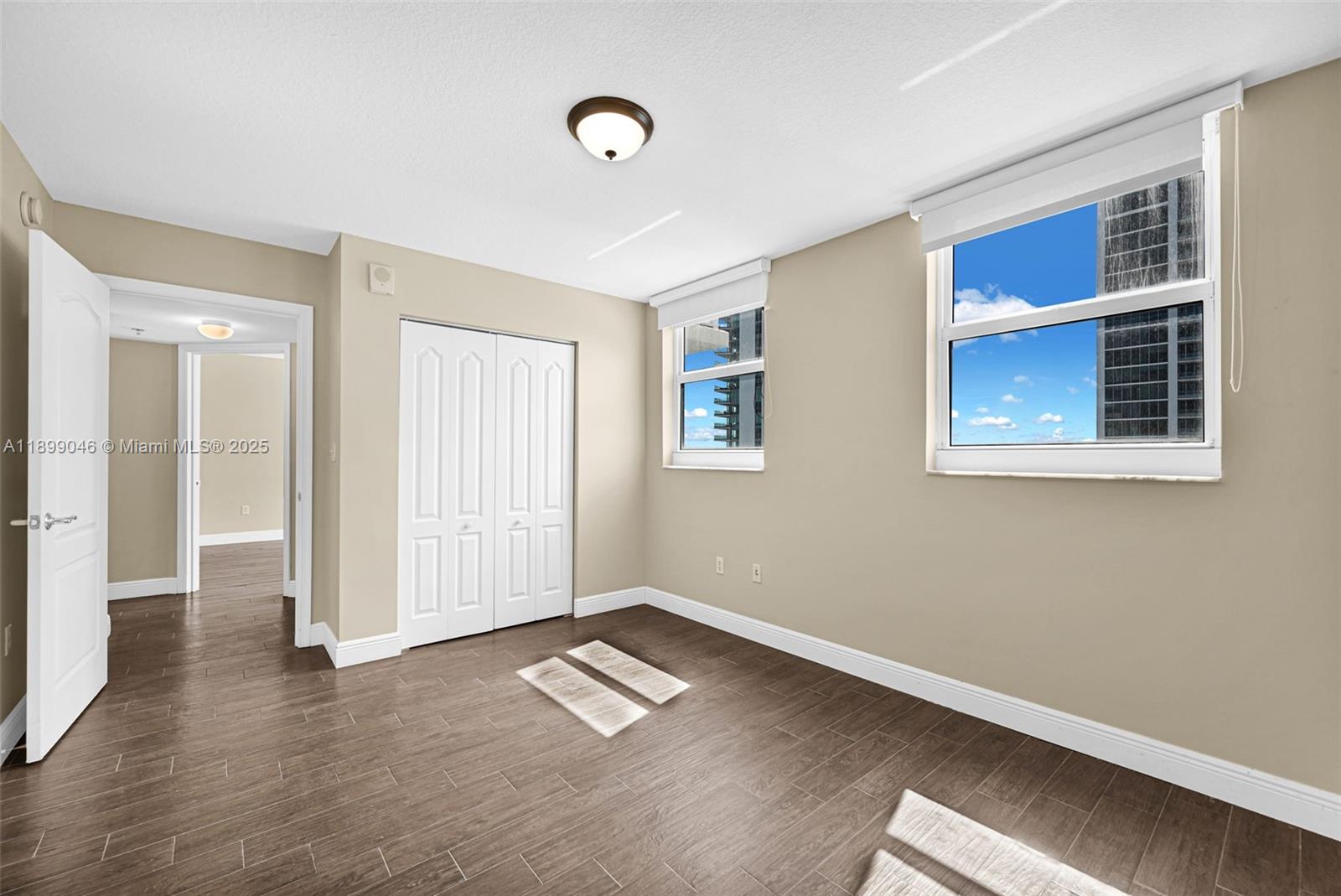 1200 Brickell Bay Dr #3501, Miami FL 33131